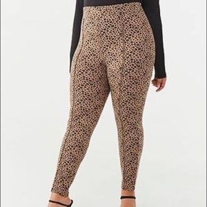 Cheetah leggings / pants